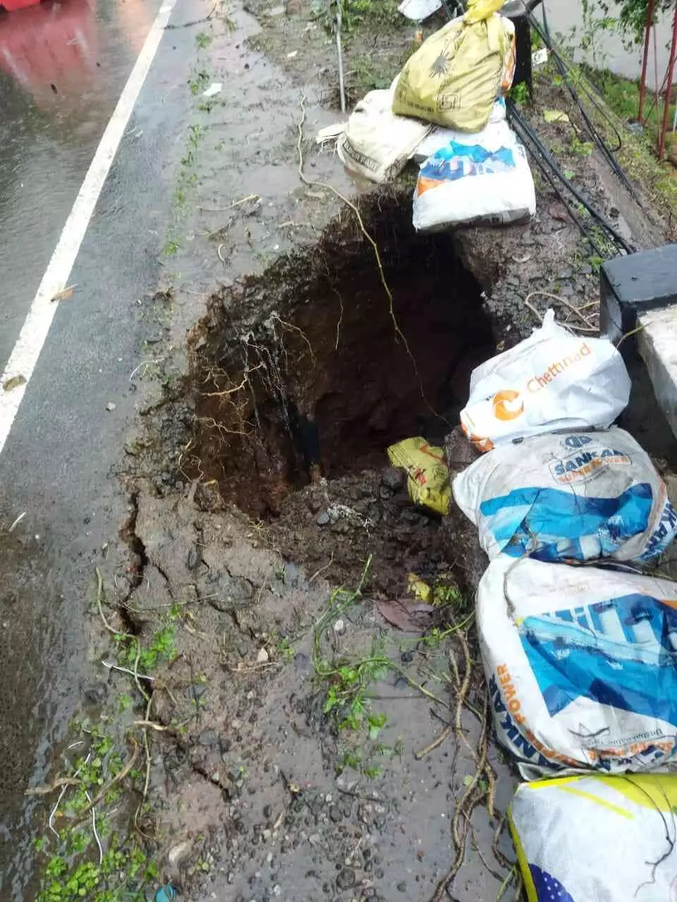 കനത്ത മഴ; റാന്നി താലൂക്കിലെ താഴ്ന്ന പ്രദേശങ്ങൾ വെള്ളത്തിൽ മുങ്ങി കനത്ത മഴ; റാന്നി താലൂക്കിലെ താഴ്ന്ന പ്രദേശങ്ങൾ വെള്ളത്തിൽ മുങ്ങി