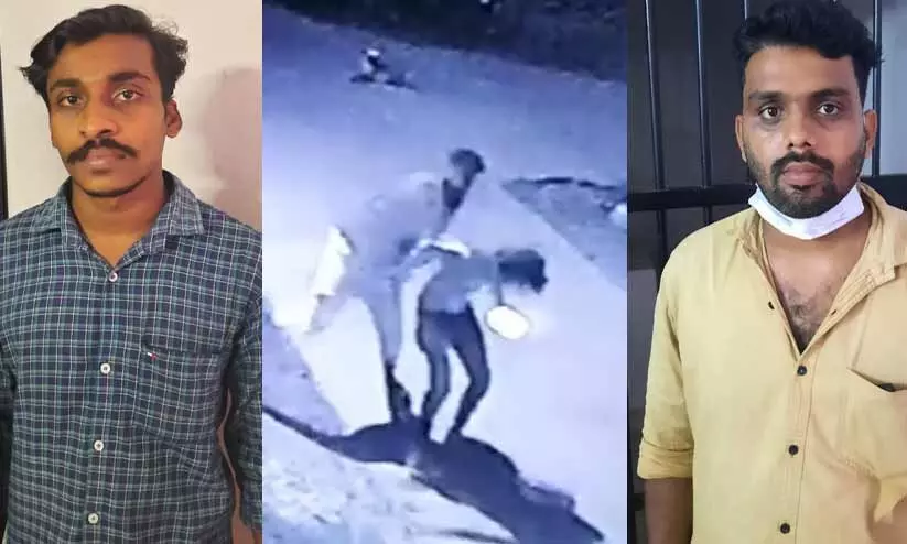 തൊഴിലാളികളെ അകാരണമായി പൊതിരെ തല്ലി; രണ്ടു പേർ അറസ്റ്റിൽ VIDEO തൊഴിലാളികളെ അകാരണമായി പൊതിരെ തല്ലി; രണ്ടു പേർ അറസ്റ്റിൽ VIDEO