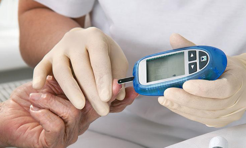 പ്രമേഹത്തെ പിടിച്ചുകെട്ടാൻ മൈ ഷുഗർ ക്ലിനിക് ഒരുക്കി യുവഡോക്ടർമാർ പ്രമേഹത്തെ പിടിച്ചുകെട്ടാൻ മൈ ഷുഗർ ക്ലിനിക് ഒരുക്കി യുവഡോക്ടർമാർ