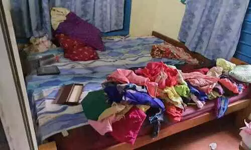 വീട്ടുകാർ ആശുപത്രിയിൽ; അടച്ചിട്ട വീട്ടിൽ നിന്ന് കള്ളൻ കൊണ്ട് പോയത് 13 പവൻ