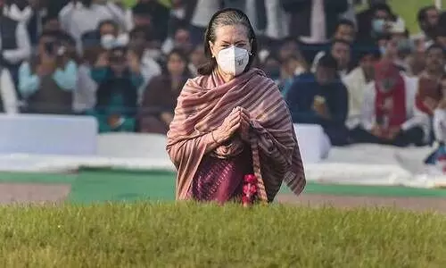 നെഹ്​റുവിന്​ ആദരമർപ്പിച്ച്​ രാജ്യം