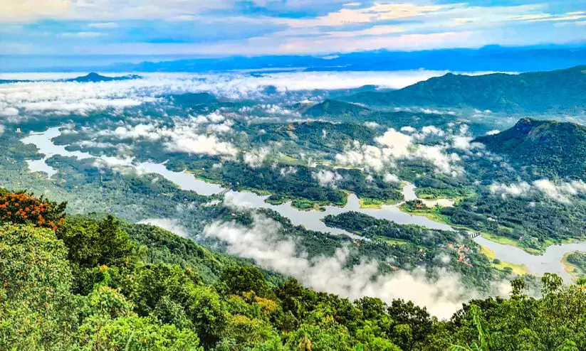 Elaveezhapoonchira Elaveezhapoonchira