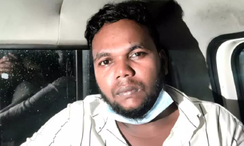 എ.ടി.എം കാർഡ് കവർന്ന് പണം പിൻവലിച്ച യുവാവ് അറസ്റ്റിൽ എ.ടി.എം കാർഡ് കവർന്ന് പണം പിൻവലിച്ച യുവാവ് അറസ്റ്റിൽ