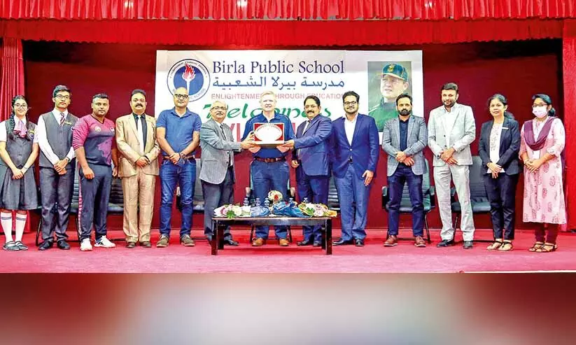 ബിർല സ്കൂൾ വിദ്യാർഥികളുമായി സംവദിച്ച് കള്ളിനൻ ബിർല സ്കൂൾ വിദ്യാർഥികളുമായി സംവദിച്ച് കള്ളിനൻ