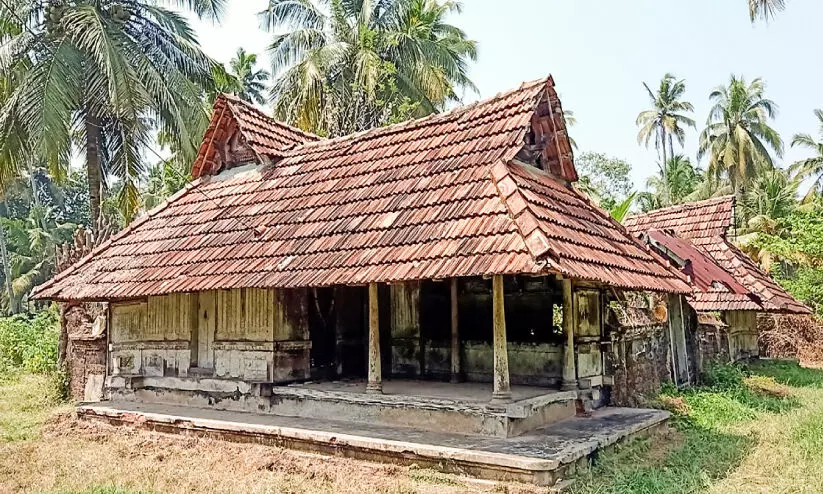 Memorial of the Arattupuzha velayudha panicker The hometown is waiting