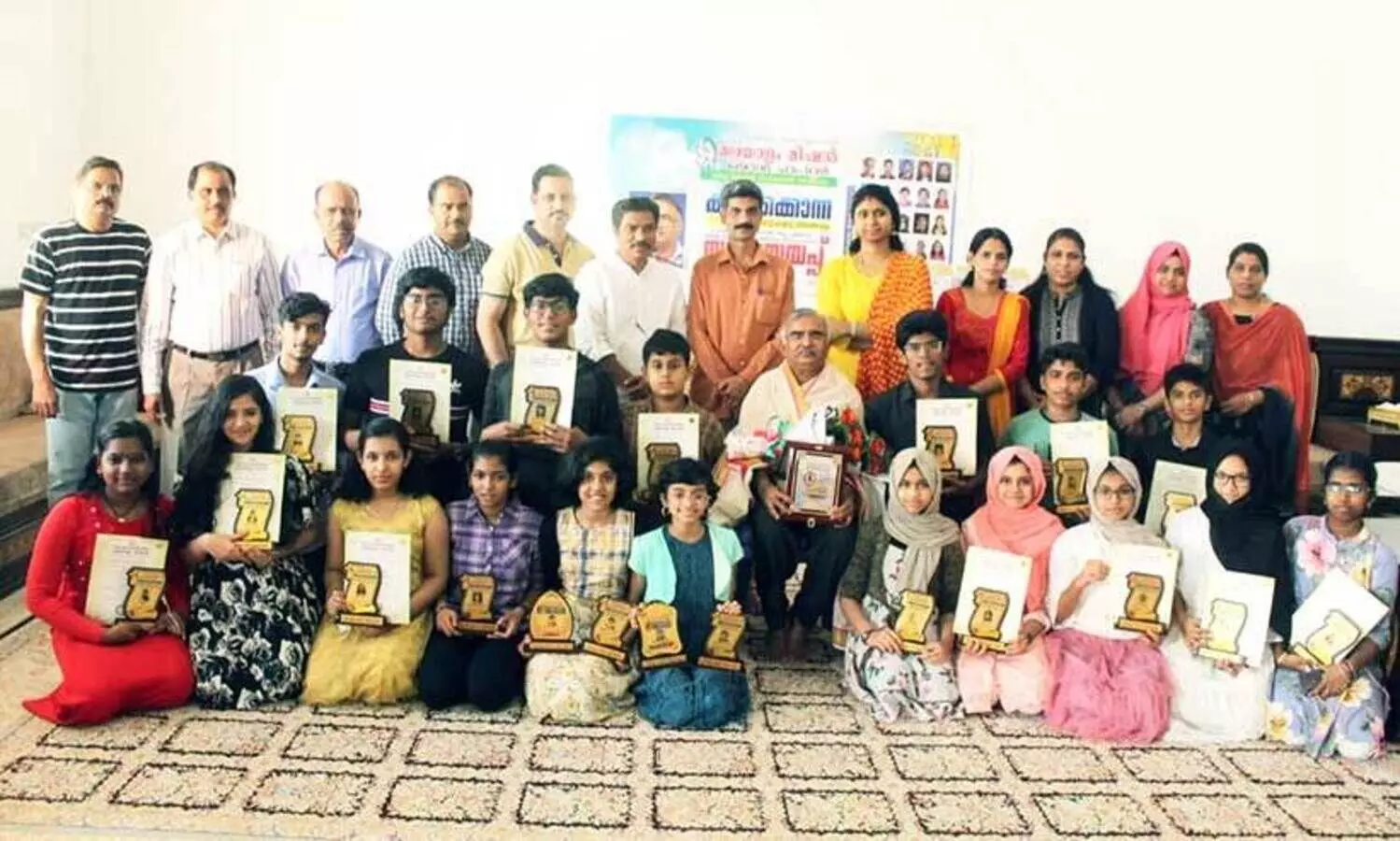 ഒാ​ർ​മ​ക​ൾ ഇ​നി മ​ധു​രി​ക്കും, മ​ധു ന​മ്പ്യാ​ർ നാ​ട​ണ​യു​ന്നു