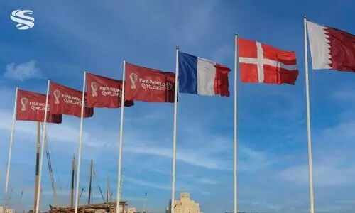 ലോകകപ്പിന്​ യോഗ്യത നേടിയ ടീമുകളുടെ ദേശീയപതാക കോർണിഷിൽ ഉയർത്തി