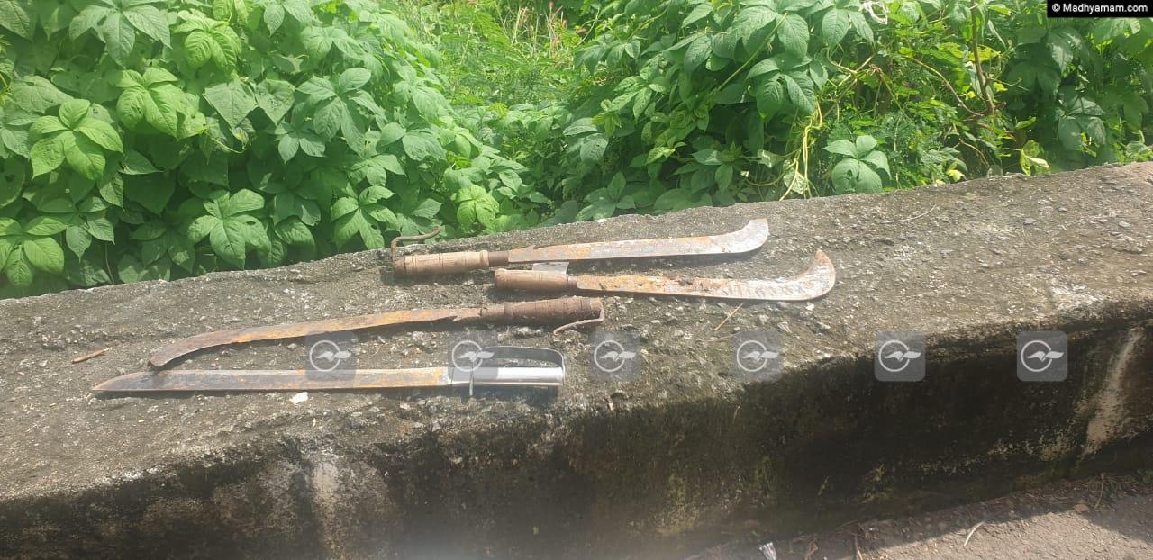 സഞ്ജിത്തിന്റെ കൊലപാതകത്തിന് ഉപയോഗിച്ച ആയുധങ്ങൾ കണ്ടെത്തി സഞ്ജിത്തിന്റെ കൊലപാതകത്തിന് ഉപയോഗിച്ച ആയുധങ്ങൾ കണ്ടെത്തി