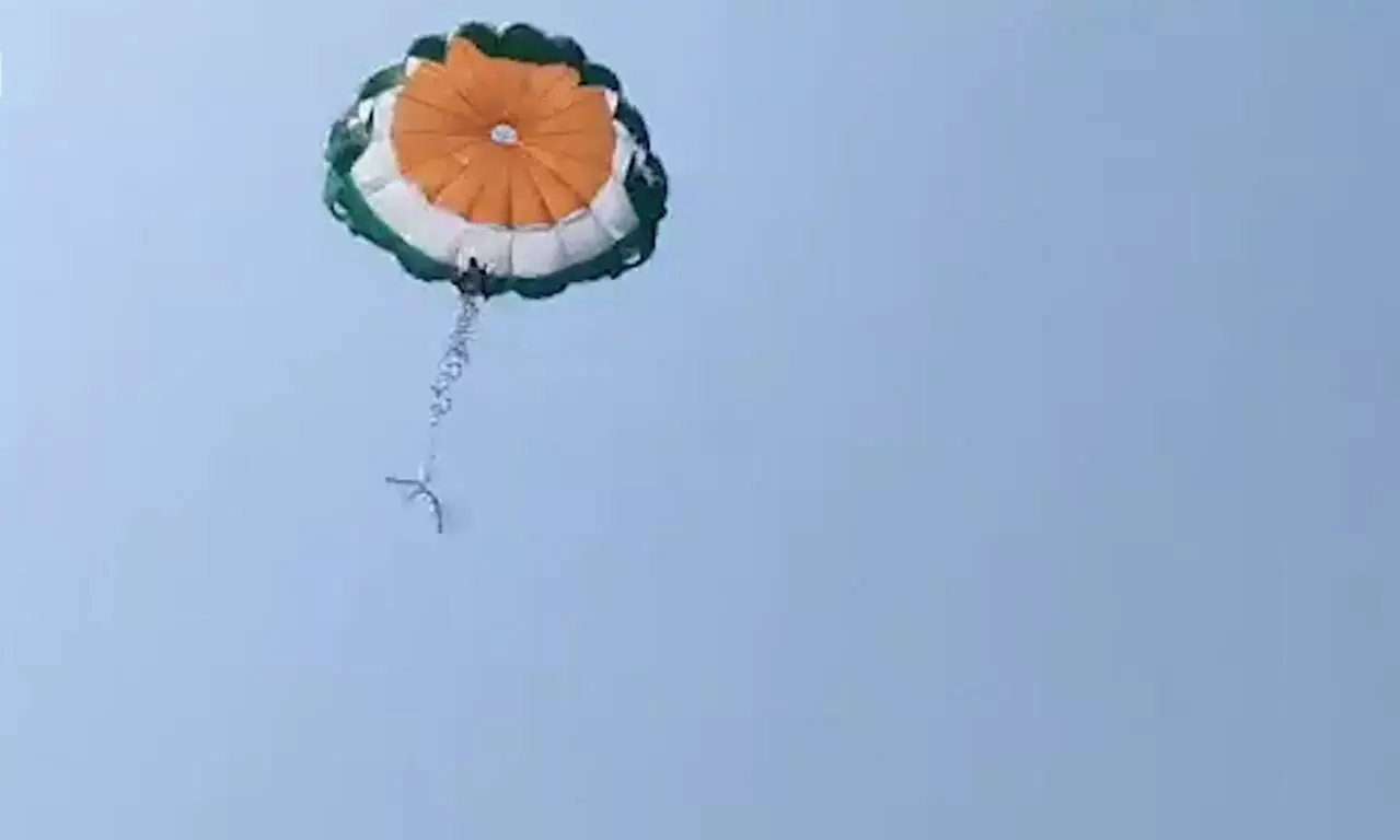 Diu parasailing ride turns disastrous for Gujarat couple Diu parasailing ride turns disastrous for Gujarat couple