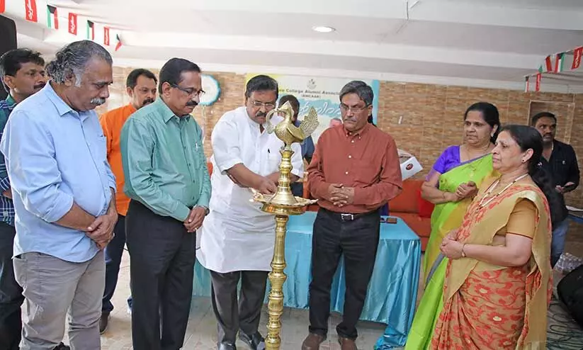 ബിഷപ് മൂർ കോളജ് അലുംനി മുതിർന്ന നേതാക്കളെ ആദരിച്ചു ബിഷപ് മൂർ കോളജ് അലുംനി മുതിർന്ന നേതാക്കളെ ആദരിച്ചു