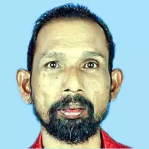 കാ​ർ ഓ​ട്ടോ​യി​ലി​ടി​ച്ച് ഓ​ട്ടോ ഡ്രൈ​വ​ർ മ​രി​ച്ചു