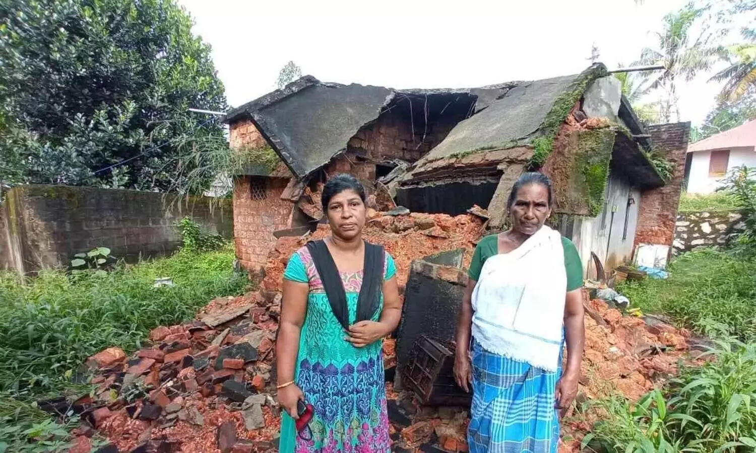 ശക്തമായ മഴയിൽ വീട് തകർന്നു