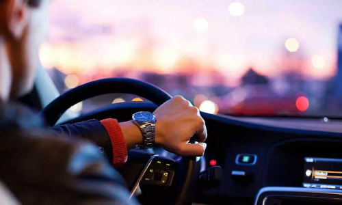 അ​ബൂ​ദ​ബി​യി​ൽ വെ​ള്ളി, ശ​നി ദി​ന​ങ്ങ​ളി​ലും ഡ്രൈ​വി​ങ്​ ടെ​സ്​​റ്റ്​