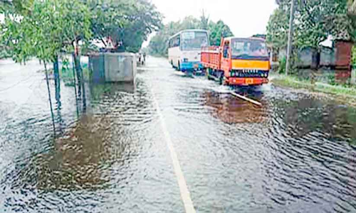 കിഴക്കന്‍ വെള്ളത്തി​െൻറ വരവ് ശക്തമായി;   പടിഞ്ഞാറന്‍ മേഖല വെള്ളപ്പൊക്ക ഭീഷണിയില്‍