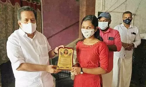 ഹ​രി​പ്പാ​ട് പ്ര​വാ​സി അ​സോ​സി​യേ​ഷ​ൻ വി​ദ്യാ​ഭ്യാ​സ അ​വാ​ർ​ഡ്, ചി​കി​ത്സ സ​ഹാ​യ വി​ത​ര​ണം