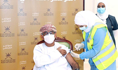 കോ​വി​ഡ്​: ആ​രോ​ഗ്യ മ​ന്ത്രി മൂ​ന്നാം ​ഡോ​സ്​ വാ​ക്​​സി​നെ​ടു​ത്തു