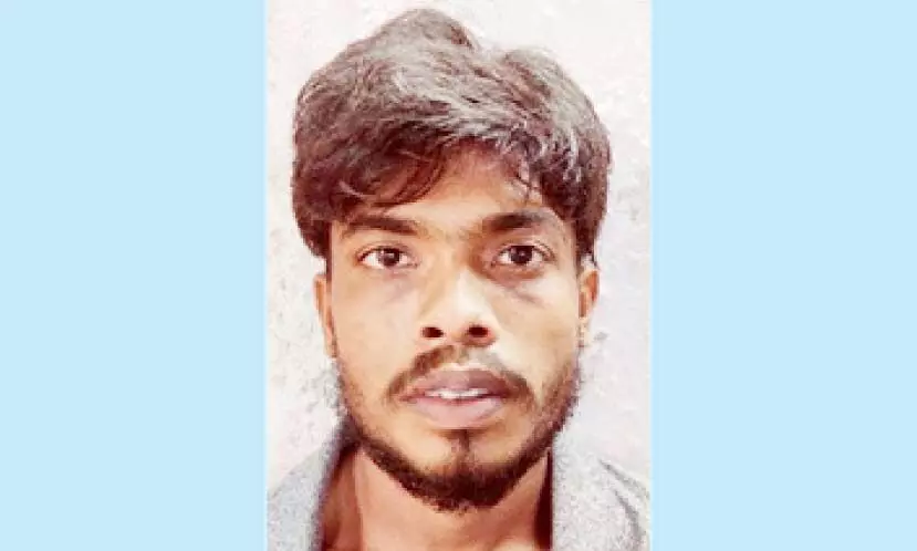 ഭാര്യയുടെ പേരിൽ ഫേസ്ബുക്ക് ചാറ്റ് ചെയ്ത് യുവാവിനെ തട്ടിക്കൊണ്ടുപോയി കവർച്ച; മുഖ്യപ്രതി പിടിയിൽ ഭാര്യയുടെ പേരിൽ ഫേസ്ബുക്ക് ചാറ്റ് ചെയ്ത് യുവാവിനെ തട്ടിക്കൊണ്ടുപോയി കവർച്ച; മുഖ്യപ്രതി പിടിയിൽ