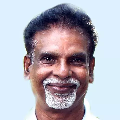 മു​ര​ളീ​ധ​ര​ൻ നാ​യ​ർ