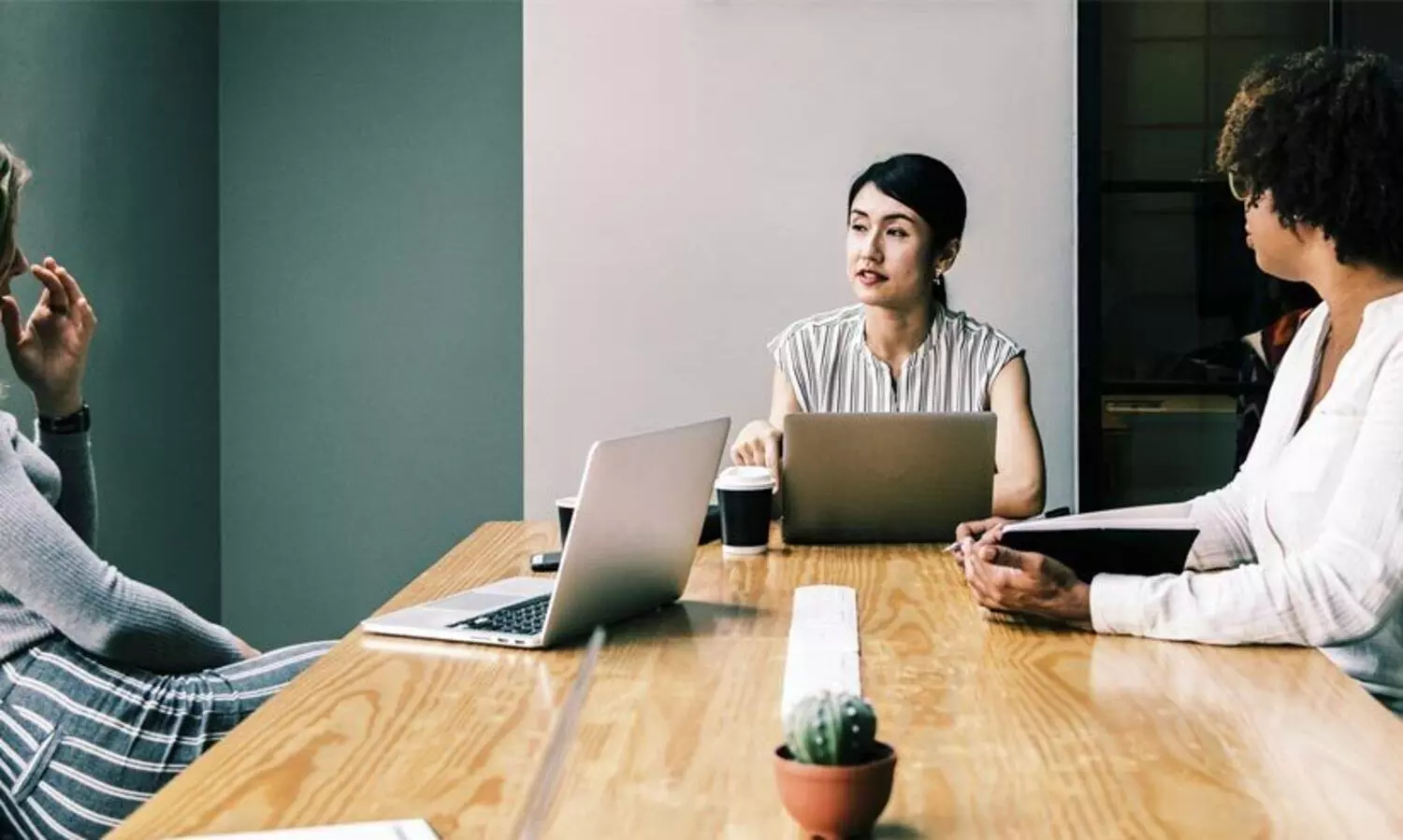 ക​മ്പ​നി​ക​ളി​ൽ സ്​​ത്രീ​ക​ൾ മാ​നേ​ജ​ർ​മാ​രാ​യാ​ൽ മ​ലി​നീ​ക​ര​ണം കു​റ​യുമെന്ന്​