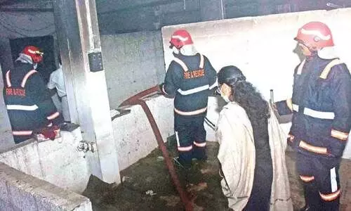 വടകര ടൗണിൽ കടക്ക് തീ പിടിച്ചു; വൻ ദുരന്തം ഒഴിവായി