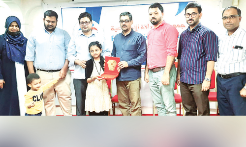 ക്ലേ ​മോ​ഡ​ലി​ങ്ങി​ൽ റെ​ക്കോ​ഡ് നേ​ട്ടം: ആ​ഫ്രീ​ൻ മ​റി​യ​മി​നെ ആ​ദ​രി​ച്ചു