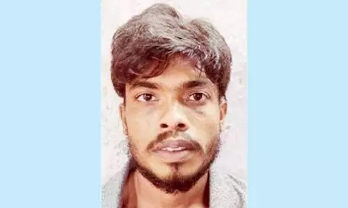 ഭാ​ര്യ​യു​ടെ പേ​രി​ൽ ഫേ​സ്ബു​ക്ക് ചാറ്റ് ചെയ്ത് യു​വാ​വി​നെ ത​ട്ടി​ക്കൊ​ണ്ടു​പോ​യി കവർച്ച; മു​ഖ്യ​പ്ര​തി പി​ടി​യി​ൽ