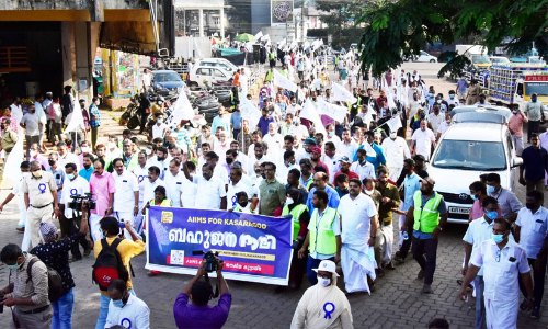 എയിംസ്: കാസർകോട്​ ബഹുജന റാലിയിൽ വൻ പ്രതിഷേധമിരമ്പി