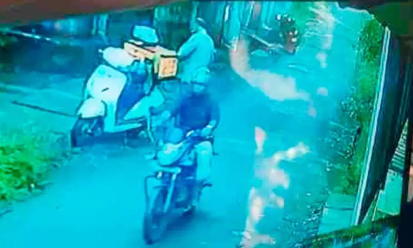 വെൺമണലിൽ കുട്ടിയെ തട്ടിക്കൊണ്ടുപോകാൻ ശ്രമം വെൺമണലിൽ കുട്ടിയെ തട്ടിക്കൊണ്ടുപോകാൻ ശ്രമം