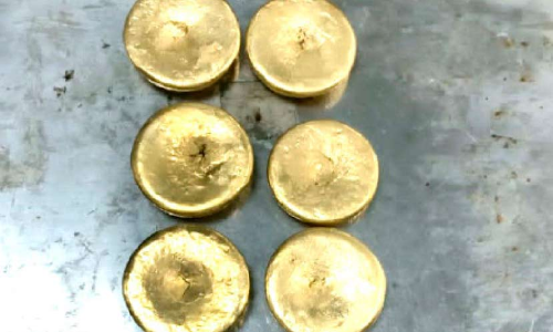 കരിപ്പൂരിൽ 3.71 കോ​ടി​യു​ടെ സ്വ​ർ​ണവുമായി പിടിയിലായവരിൽ കാസർകോട്​ സ്വദേശിയും