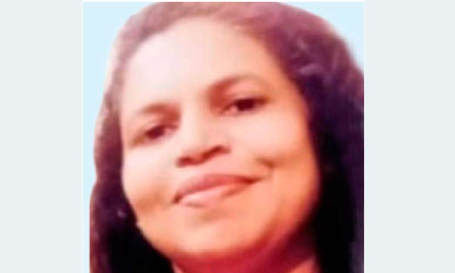 കാണാതായ ബാ​ങ്ക് ഉ​ദ്യോ​ഗ​സ്ഥ ആ​റ്റി​ല്‍ മ​രി​ച്ച​നി​ല​യി​ല്‍