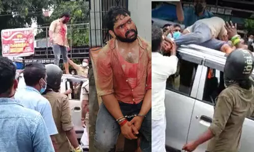 പിടികിട്ടാപ്പുള്ളി ടിങ്കുവിനെ പിടിക്കാനെത്തിയ പൊലീസിന്​ നേരെ ആക്രമണം; സ്​ക്വാഡംഗത്തിന്‍റെ കാലിന്​ ഗുരുതരപരിക്ക് -VIDEO