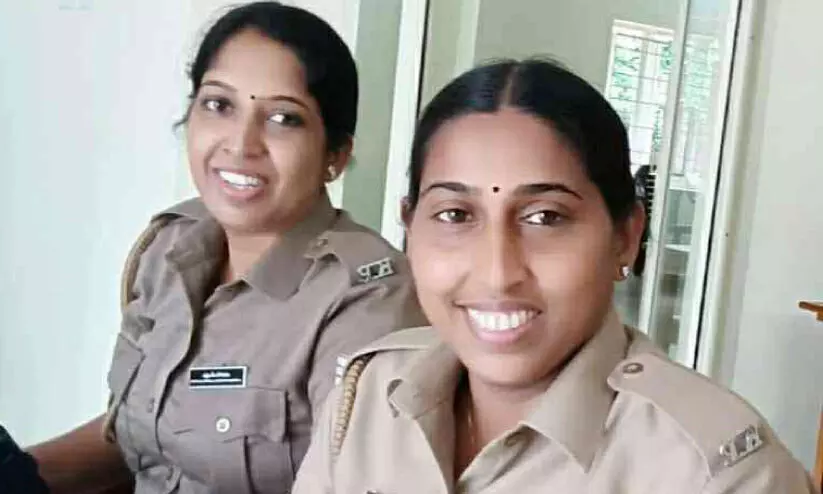 ഇഴപിരിയാത്ത സൗഹൃദം; മുഖ്യമന്ത്രിയുടെ പൊലീസ് മെഡലും ഒരുമിച്ച്