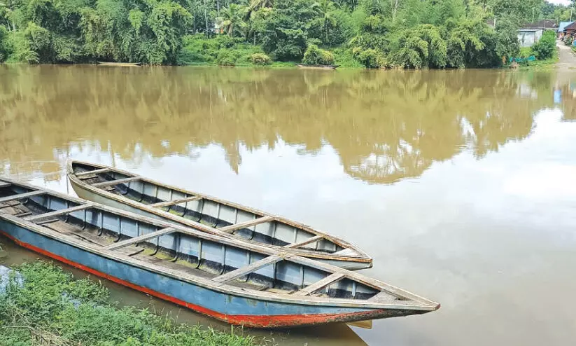 അക്ഷരങ്ങളിലേക്ക്​ തുഴയെറിയാനാവാതെ അവരിപ്പോഴും അക്കരെത്തന്നെ...