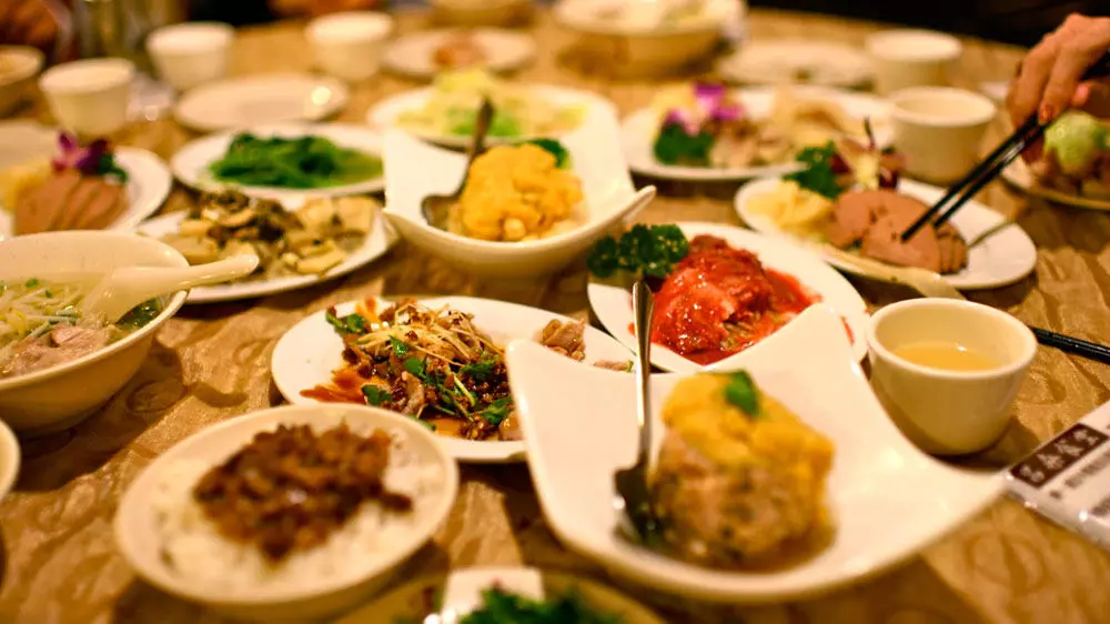 തീറ്റ തലസ്ഥാനം ഡൽഹി തന്നെ: ഇ​ഷ്ട​ഭ​ക്ഷ​ണം ബ​ട്ട​ർ ചി​ക്ക​ൻ, ദാ​ൽ മ​ഖ​നി, നാ​ൻ