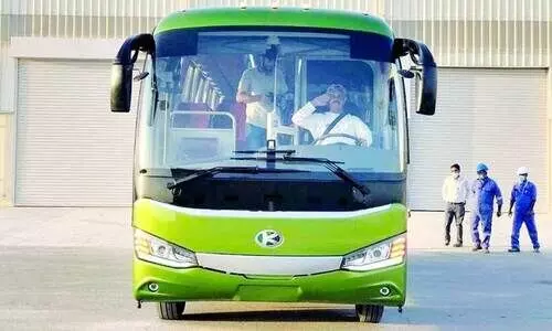 ഒ​മാ​െൻറ സ്വ​ന്തം ബ​സു​ക​ൾ നി​ര​ത്തി​ലി​റ​ങ്ങി