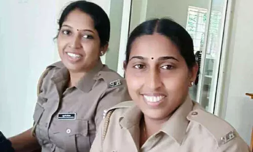 ഇഴപിരിയാത്ത സൗഹൃദം; മുഖ്യമന്ത്രിയുടെ പൊലീസ് മെഡലും ഒരുമിച്ച്