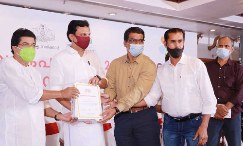 ലോ​ക പൂ​ക്ക​ള​മ​ത്സ​രം: ചാ​ലി​യാ​ർ ദോ​ഹ പു​ര​സ്​​കാ​രം ഏ​റ്റു​വാ​ങ്ങി