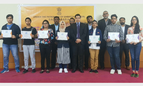 ഗൾഫ് മാധ്യമം ഫ്രീഡം ക്വിസ് പടിഞ്ഞാറൻ മേഖലാ വിജയികൾക്ക് പുരസ്കാരങ്ങൾ സമ്മാനിച്ചു