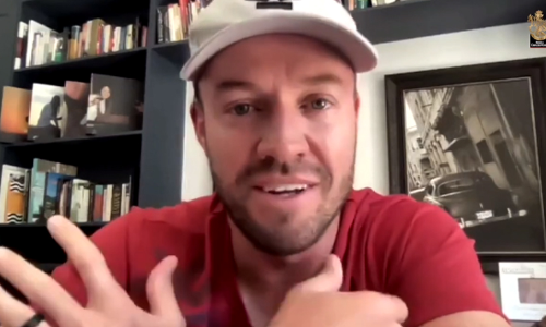 ഞാനിപ്പോൾ പാതി ഇന്ത്യനാണ്​, അതിൽ അഭിമാനിക്കുന്നു; ഡിവില്ലിയേഴ്സ് -വിഡിയോ