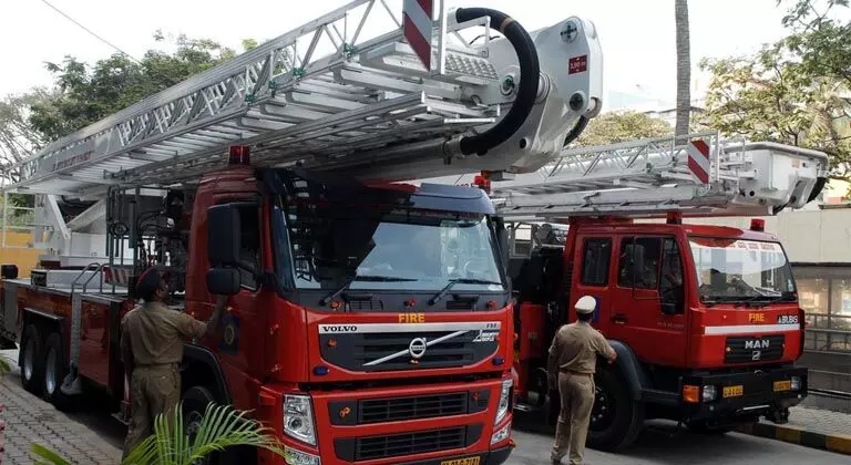 മണിക്കൂറുകൾക്കുള്ളിൽ മൂന്നു ജീവൻ രക്ഷിച്ച് മഞ്ചേരി അഗ്നിരക്ഷ സേന മണിക്കൂറുകൾക്കുള്ളിൽ മൂന്നു ജീവൻ രക്ഷിച്ച് മഞ്ചേരി അഗ്നിരക്ഷ സേന