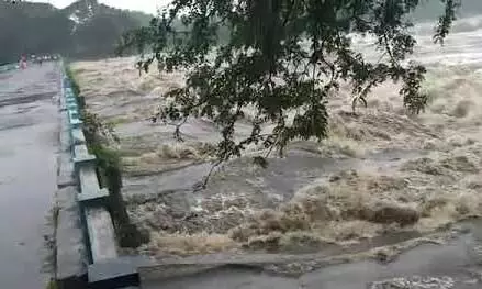 ജലദുരന്തത്തിന് കാതോർത്ത് ചിറ്റൂർ ജലദുരന്തത്തിന് കാതോർത്ത് ചിറ്റൂർ