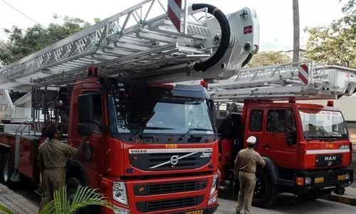 മ​ണി​ക്കൂ​റു​ക​ൾ​ക്കു​ള്ളി​ൽ മൂ​ന്നു ജീ​വ​ൻ ര​ക്ഷി​ച്ച് മ​ഞ്ചേ​രി അ​ഗ്​​നി​ര​ക്ഷ സേ​ന