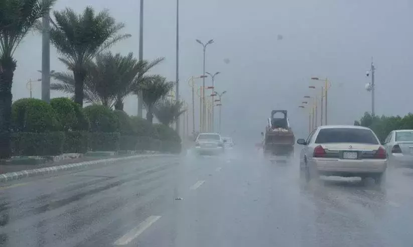 സൗദിയുടെ വി​വി​ധ ഭാ​ഗ​ങ്ങ​ളി​ൽ മ​ഴ​ക്ക്​ സാ​ധ്യ​ത