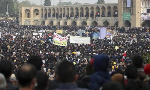 ഇറാനിലും കർഷക പ്രക്ഷോഭം; തടിച്ചുകൂടി ആയിരക്കണക്കിന്​ കർഷകർ
