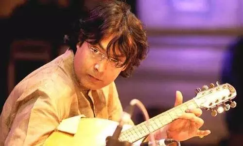 കോ​ഴി​ക്കോ​ട്​ നഗരത്തിൽ സുഗതൊ ഭാധുരിയുടെ സംഗീതക്കച്ചേരി ഇന്ന്