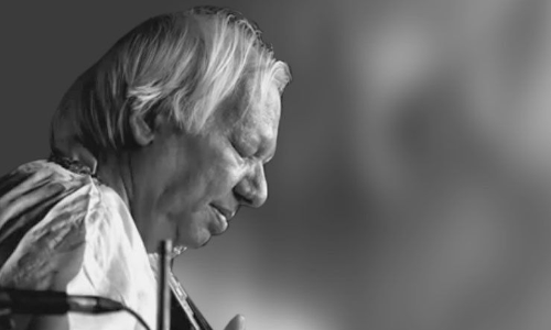 പണ്ഡിറ്റ് രാം നാരായൻ: സാരംഗിയെ വീണ്ടെടുത്ത സംഗീതജ്ഞൻ പണ്ഡിറ്റ് രാം നാരായൻ: സാരംഗിയെ വീണ്ടെടുത്ത സംഗീതജ്ഞൻ