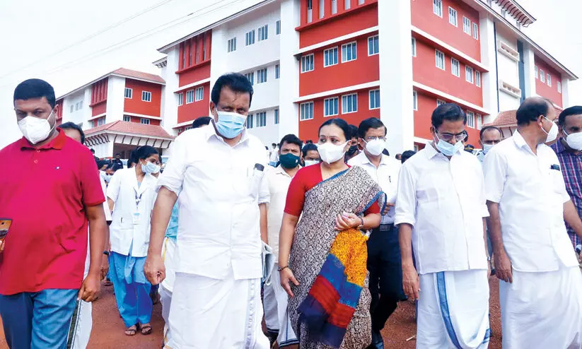 എൻഡോസൾഫാൻ പ്രശ്നം അമർചിത്രകഥയോ? എൻഡോസൾഫാൻ പ്രശ്നം അമർചിത്രകഥയോ?