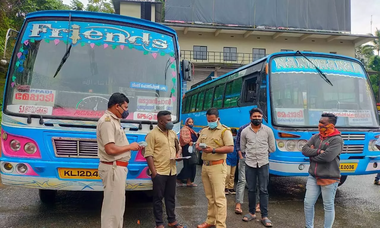 വ്യാജ ഇൻഷൂറൻസ് സർട്ടിഫിക്കറ്റുമായി സർവിസ് നടത്തിയ ബസ് കസ്റ്റഡിയിൽ