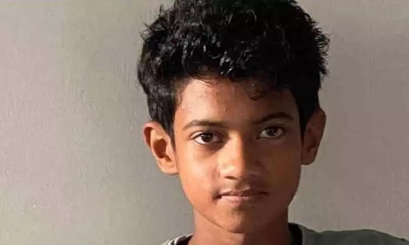 പുതുപൊന്നാനി അഴിമുഖത്ത് കളിക്കുന്നതിനിടെ പതിനാലുകാരനെ ഒഴുക്കിൽപെട്ട് കാണാതായതായി 