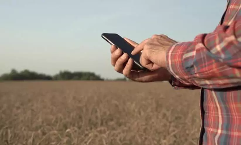 ഗുജറാത്തിൽ കർഷകർക്ക് സ്​മാർട് ഫോൺ വാങ്ങാൻ സർക്കാർ വക 1500 രൂപ